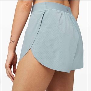 ✨Lululemon - Find Your Pace HR Short 3’✨